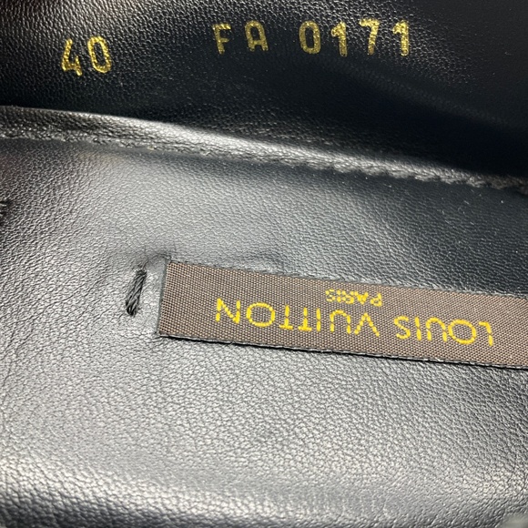 LOUIS VUITTON BLACK / GOLD LV LOGO HARDWARE LEATHER BALLET FLATS - Picture 8 of 8